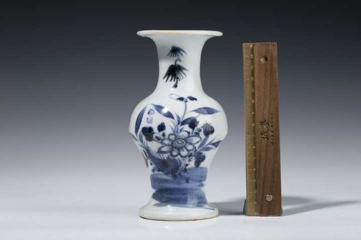 古玩陶瓷清中期·青花花卉紋瓶觀音瓶拍賣，當前價格5888元