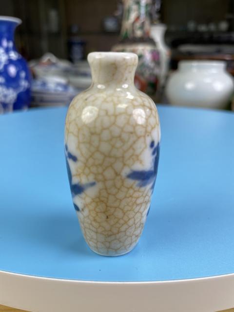 古玩陶瓷清晚期 精品哥釉地青花人物紋鼻煙壺拍賣(mài)，當(dāng)前價(jià)格1780元
