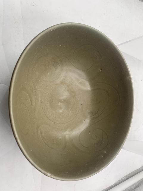 古玩陶瓷宋末元初龍泉窯青釉刻花碗拍賣,當前價格6666元