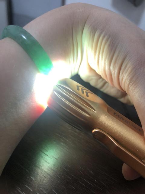 古玩玉器翡翠手鐲拍賣,當前價格99999元