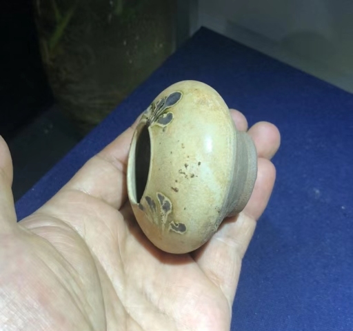 古玩陶瓷隋唐長沙窯點彩文房水盂拍賣，當前價格5800元