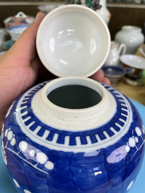 古玩陶瓷清晚期·極品康熙年制款青花留白梅紋大蓋罐拍賣，當前價格2900元