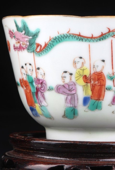古玩陶瓷SJ-037】清嘉慶  本朝款粉彩百子龍燈圖蓋碗拍賣，當前價格3800元