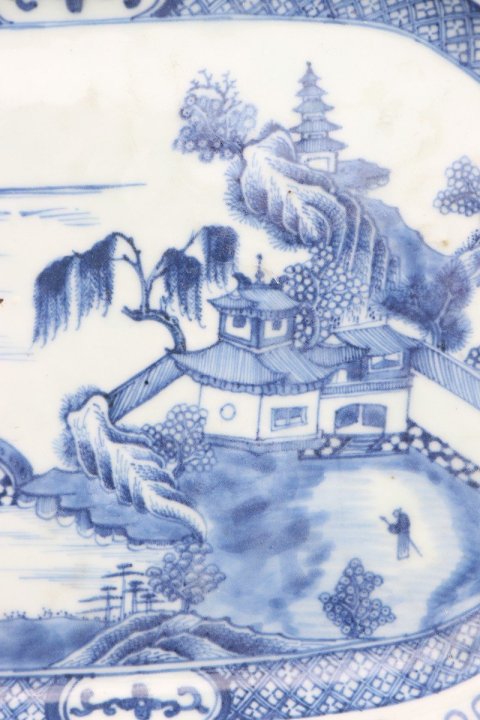 古玩陶瓷6448】清乾隆 青花山水樓閣高士圖長方盤拍賣,當前價格3900元