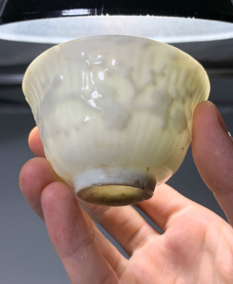 古玩陶瓷（清代）德化窯白釉喜上眉梢紋杯拍賣，當前價格0元