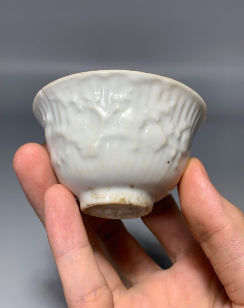 古玩陶瓷（清代）德化窯白釉喜上眉梢紋杯拍賣，當前價格0元