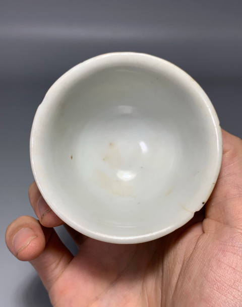 古玩陶瓷（清代）德化窯白釉喜上眉梢紋杯拍賣，當前價格0元