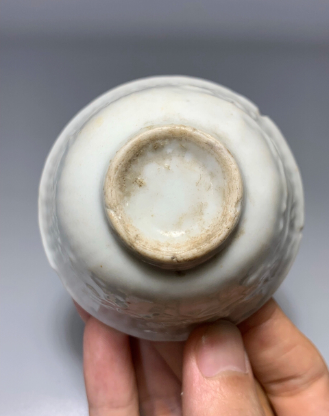 古玩陶瓷（清代）德化窯白釉喜上眉梢紋杯拍賣，當前價格0元