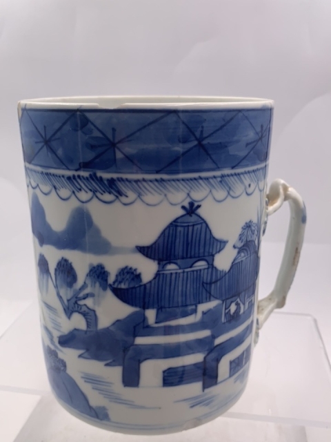 古玩陶瓷清中樓臺亭閣山水紋青花執杯拍賣，當前價格880元