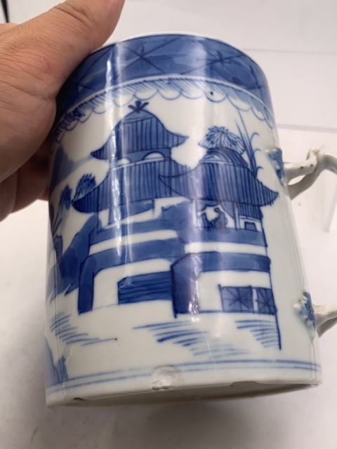 古玩陶瓷清中樓臺亭閣山水紋青花執杯拍賣，當前價格880元