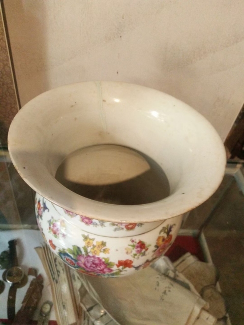 古玩陶瓷民國花卉紋渣斗拍賣,當前價格1188元