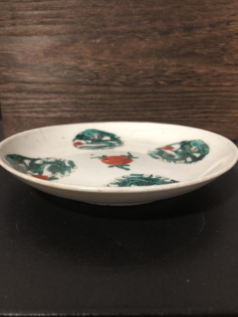 古玩陶瓷清末民國礬紅綠彩團龍紋盤拍賣，當前價格1999元