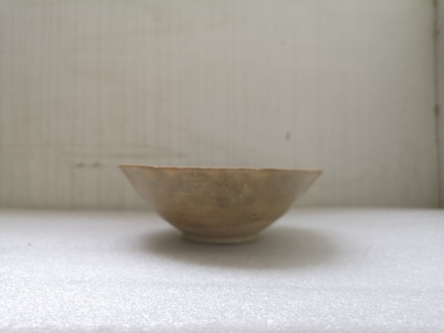古玩陶瓷青白釉刻線條紋斗笠碗拍賣,當前價格580元