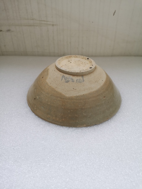 古玩陶瓷青白釉刻線條紋斗笠碗拍賣,當前價格580元