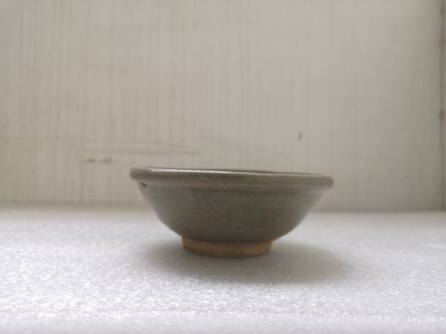 古玩陶瓷龍泉青瓷唇口碗拍賣,當前價格550元