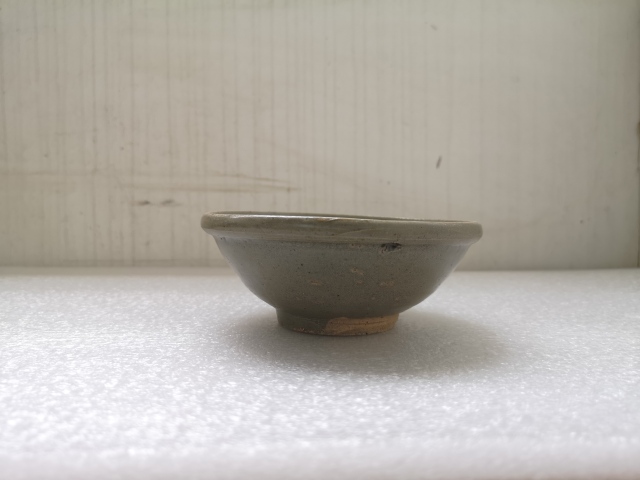 古玩陶瓷龍泉青瓷唇口碗拍賣,當前價格550元