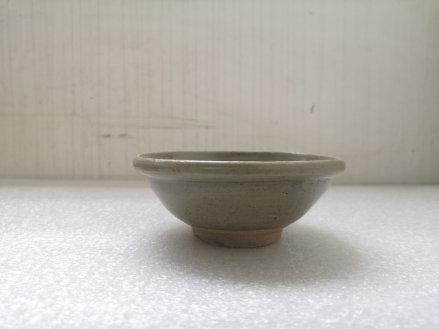 古玩陶瓷龍泉青瓷唇口碗拍賣,當前價格550元