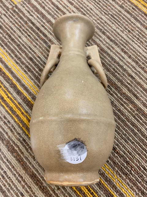 古玩陶瓷黃釉銜環(huán)耳撇口瓶拍賣，當前價格12800元