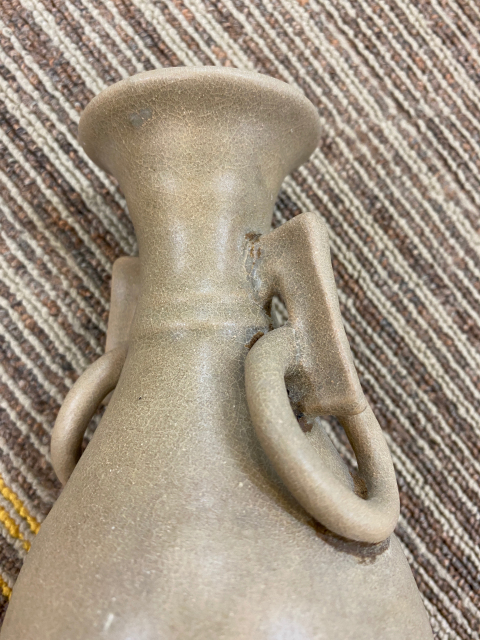 古玩陶瓷黃釉銜環(huán)耳撇口瓶拍賣，當前價格12800元
