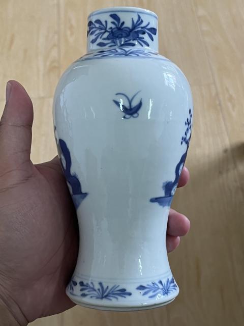 古玩陶瓷晚清人物紋青花雞腿蓋瓶拍賣，當(dāng)前價(jià)格2500元