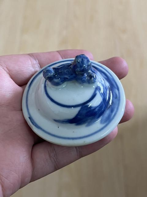 古玩陶瓷晚清人物紋青花雞腿蓋瓶拍賣，當(dāng)前價(jià)格2500元
