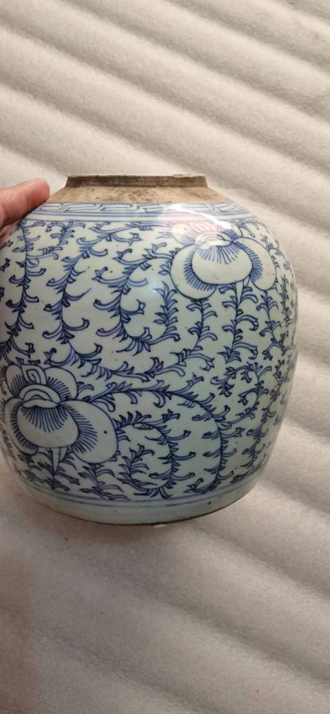 古玩陶瓷清中纏枝花卉紋青花蓋罐拍賣(mài)，當(dāng)前價(jià)格1300元