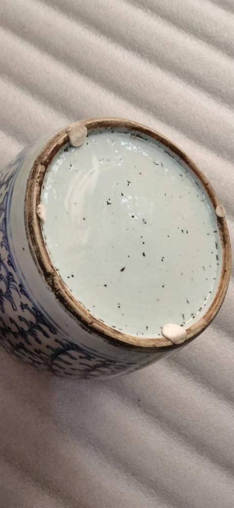 古玩陶瓷清中纏枝花卉紋青花蓋罐拍賣(mài)，當(dāng)前價(jià)格1300元