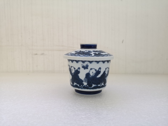 古玩陶瓷六十至八十年代嬰戲紋青花蓋罐拍賣，當(dāng)前價(jià)格168元