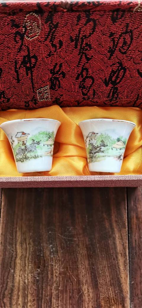 古玩陶瓷粉彩山水紋馬蹄杯一對拍賣,當前價格2100元