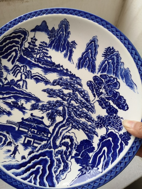 古玩陶瓷上世六十至八十年代青花山水紋盤拍賣,當前價格350元