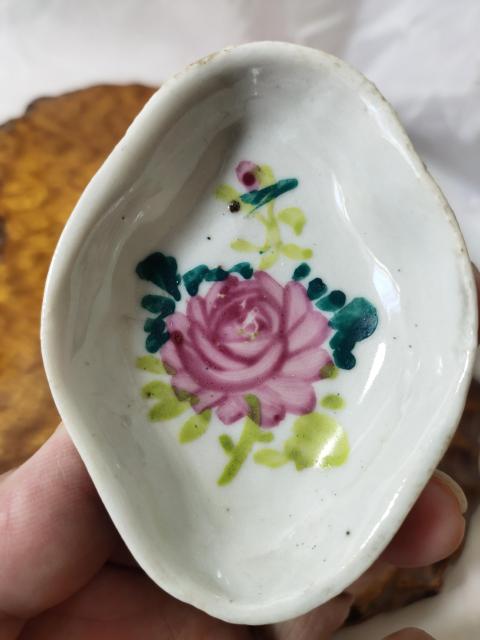 古玩陶瓷民國-粉彩花卉紋海棠形筆添(一對)拍賣,當前價格200元