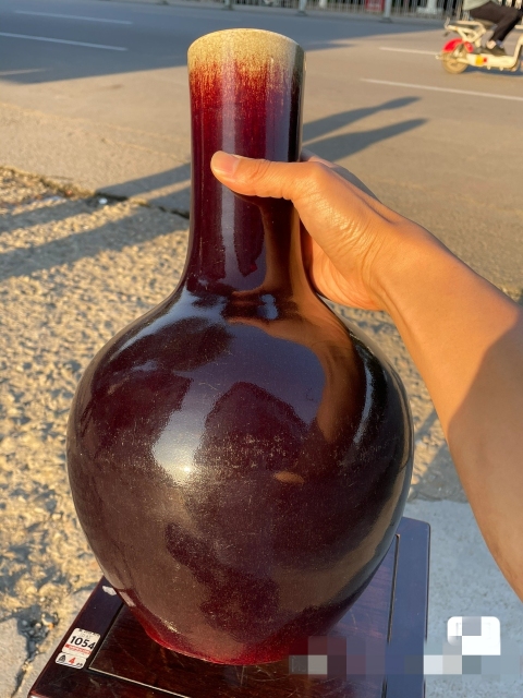 古玩陶瓷清中期窯變紅釉天球瓶拍賣,當前價格16800元