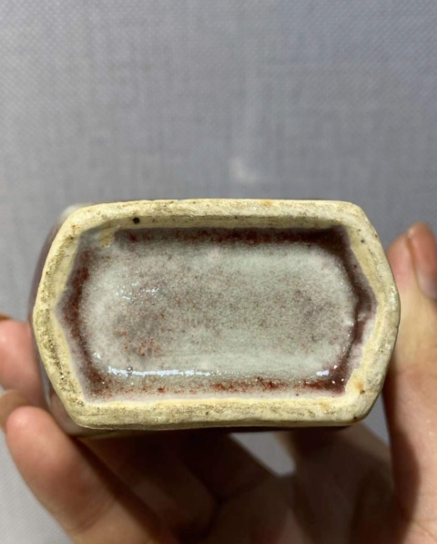 古玩陶瓷紅釉六方貫耳瓶拍賣,當前價格8000元