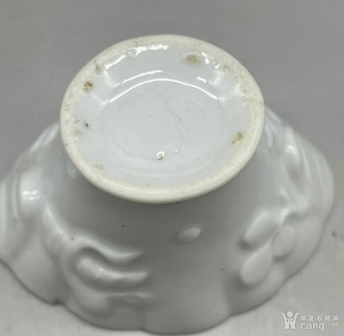 古玩陶瓷晚清民國(guó)德化窯白釉龍紋杯拍賣，當(dāng)前價(jià)格1888元