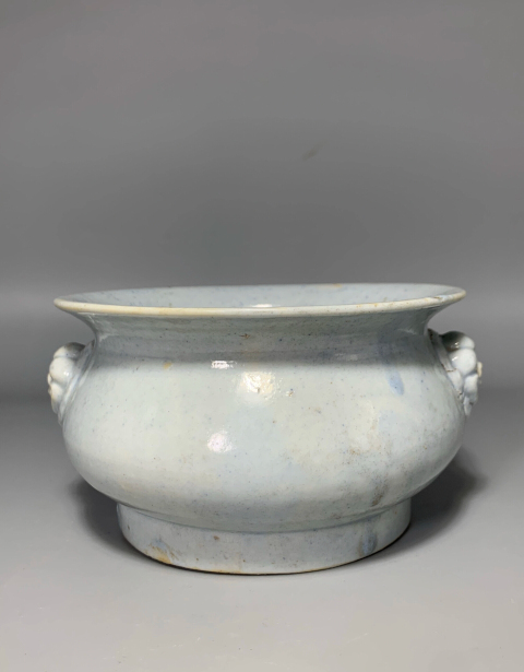 古玩陶瓷（收藏級少見）天藍(lán)白釉獅耳香爐拍賣，當(dāng)前價格2888元