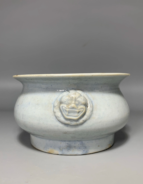 古玩陶瓷（收藏級少見）天藍(lán)白釉獅耳香爐拍賣，當(dāng)前價格2888元