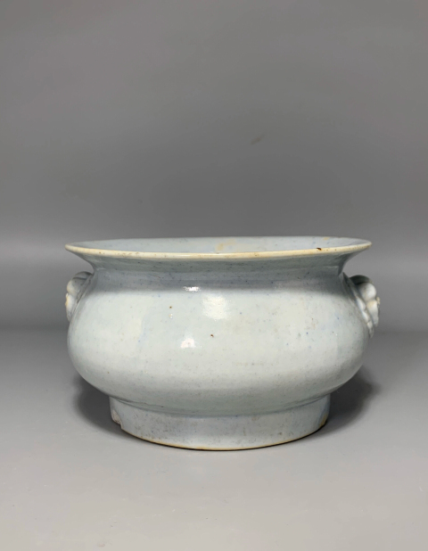 古玩陶瓷（收藏級少見）天藍(lán)白釉獅耳香爐拍賣，當(dāng)前價格2888元
