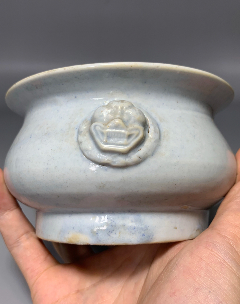 古玩陶瓷（收藏級少見）天藍(lán)白釉獅耳香爐拍賣，當(dāng)前價格2888元