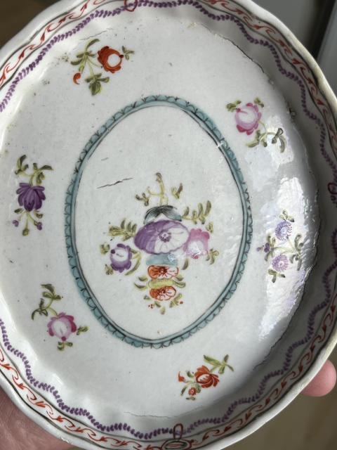 古玩陶瓷清中折枝花卉紋款彩繪盤拍賣，當(dāng)前價(jià)格800元