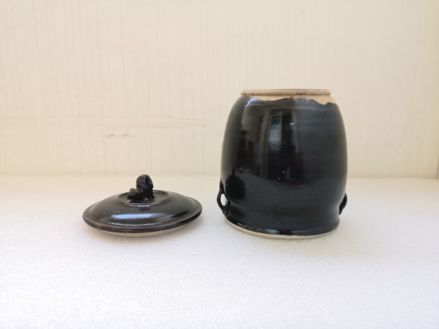 古玩陶瓷磁州窯黑釉雙系蓋缸拍賣,當(dāng)前價(jià)格680元