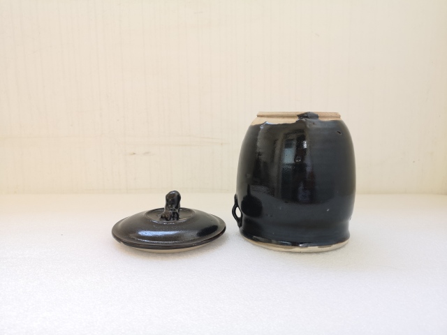 古玩陶瓷磁州窯黑釉雙系蓋缸拍賣,當(dāng)前價(jià)格680元