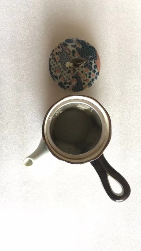 古玩陶瓷六十至八十年代青花加彩側把壺拍賣，當前價格260元