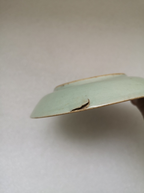 古玩陶瓷清代道光至咸豐時期豆青釉盤拍賣,當前價格168元