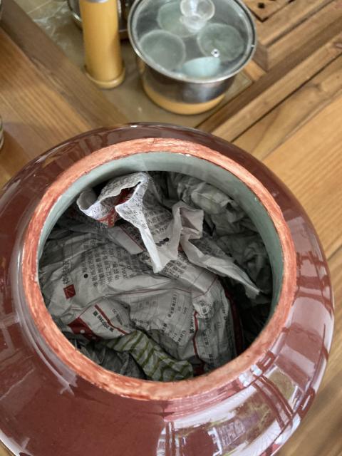 古玩陶瓷清中期鈞紅釉瓶拍賣,當(dāng)前價格5888元