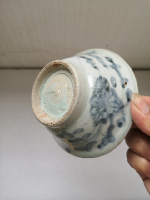 古玩陶瓷清代澀圈圈足的疊燒工藝花卉紋青花碗拍賣，當前價格550元