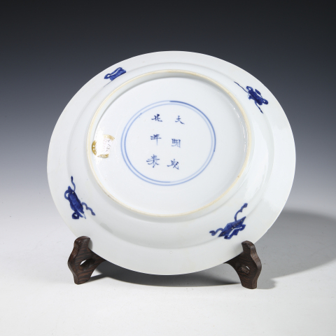 古玩陶瓷清康熙·青花仕女嬰戲紋盤拍賣,當(dāng)前價格5888元