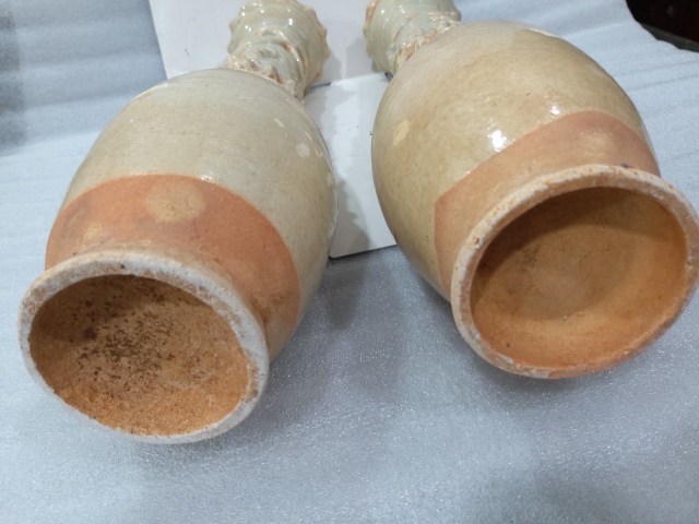 古玩陶瓷影青釉堆塑長頸皈依瓶(一對)拍賣,當前價格2880元
