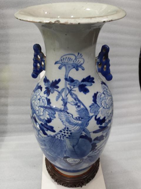 古玩陶瓷晚清花鳥紋雙松葉耳撇口瓶拍賣，當前價格1880元