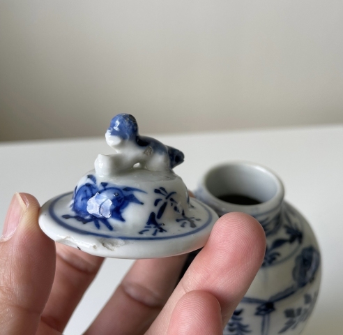 古玩陶瓷人物花鳥紋雞腿蓋瓶拍賣，當前價格2500元