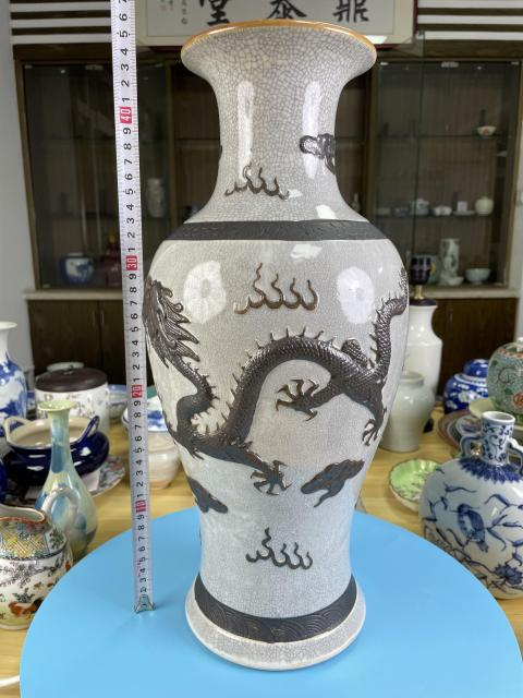 古玩陶瓷民國 極品哥釉二龍戲珠觀音瓶拍賣，當前價格12000元